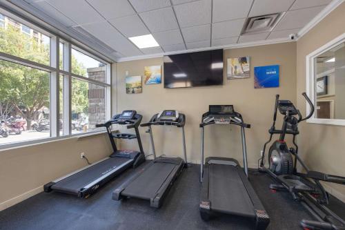 Pusat kecergasan dan/atau kemudahan kecergasan di Comfort Inn Downtown Nashville - Music City Center