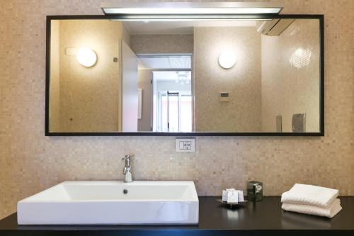Contempora - Cavallotti 13 - 2 Bedroom with balconies- B71