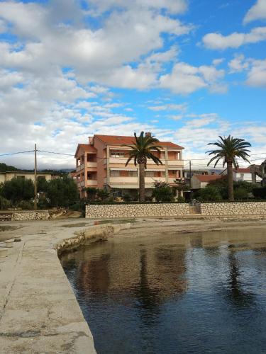 Apartmani Neda i Šime