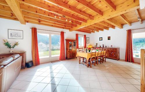 Galeriebild der Unterkunft Nice Home In Louvie-Soubiron in Louvie-Soubiron