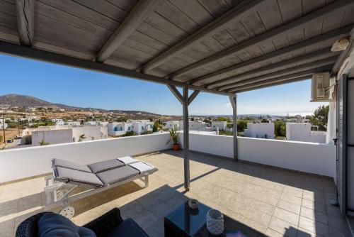 Un balcón o terraza de Anixis Studios Aliki Paros