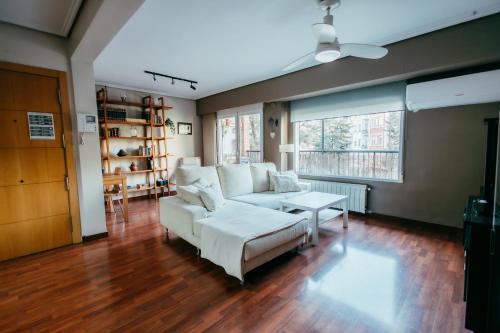 Apt Ruzafa, City Centre 10 Min, Terrace, 2 Rooms