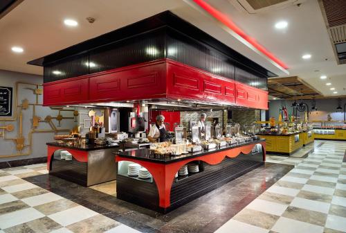 Eten bij of ergens in de buurt van het hotel

