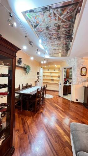 Ruang duduk di Foxes Apartment by Quokka 360 - close to Rho Fiera