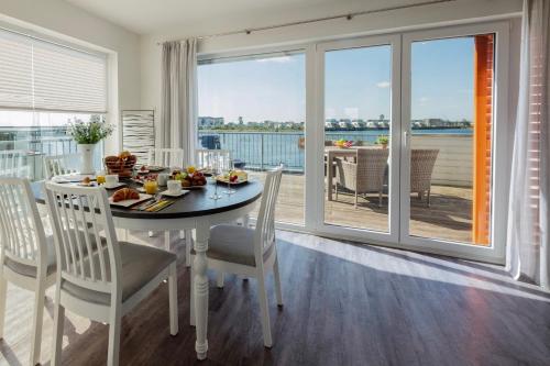 Výhled na řeku, která protéká v blízkosti prázdninového domu