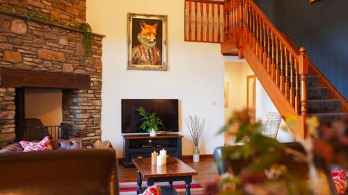 พื้นที่นั่งเล่นของ The Stone Barn Cottage with Hot Tub