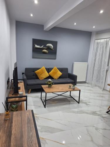 Χώρος καθιστικού στο Studio HARMONY