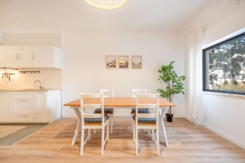 Nhà bếp/bếp nhỏ tại GuestReady - Urban adventure in Costa da Caparica