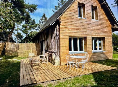 Photo de la galerie de l'établissement Manerbe Charmante maison, à Manerbe