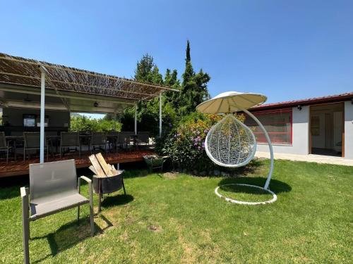 Κήπος έξω από το Villa cabrece