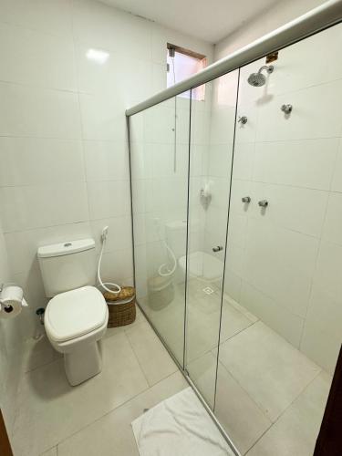 Ένα μπάνιο στο Parador 7 Bangalô, Praia do Parracho, 1,0 km da Rua Mucugê
