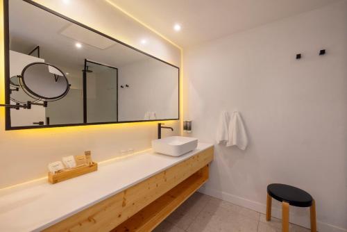 Bilik mandi di HM Ayron Park - Adults Only
