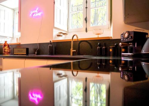 Dapur atau dapur kecil di Chaleureux T2 en hyper centre de Toulouse
