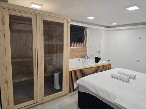 Edy Deluxe Room - Sauna & Jacuzzi