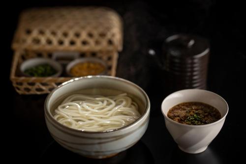 ホテルの敷地内または近くでの食事または食べ物