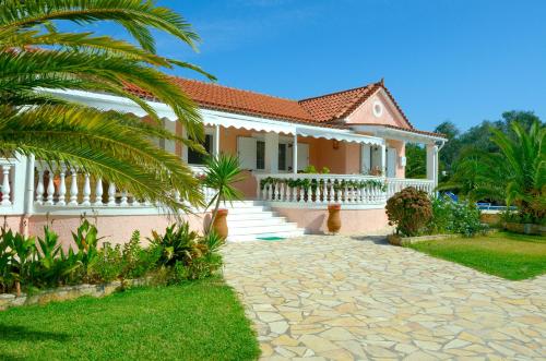 Villa Halikounas