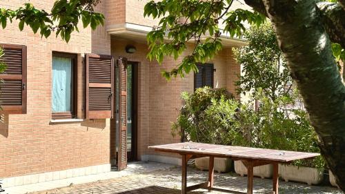 Gallery image of Sirolo, trilocale con giardino - S336 in Sirolo