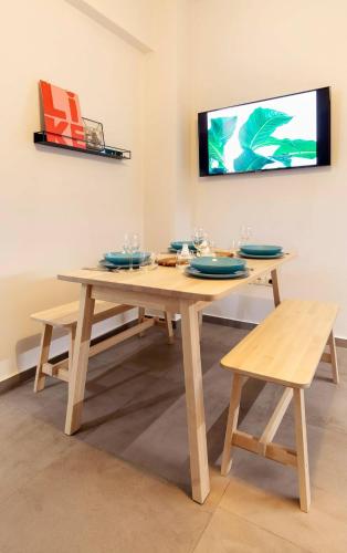 2 Bedroom Apt with Secret Garden In The heart Of Athens