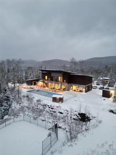 Bel Air Tremblant Hotel & Residences v zimě