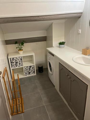 Dapur atau dapur kecil di Magnifique Studio à Manosque