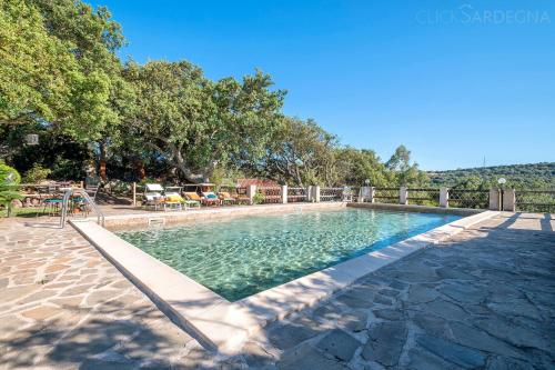 Kolam renang di atau dekat dengan Villa Olive tree, immersa nella natura per relax e quiete