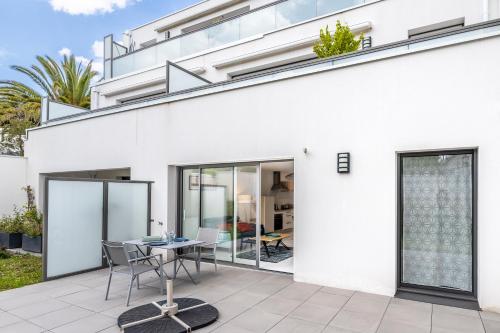 Canon proche de la gare maritime au rdc