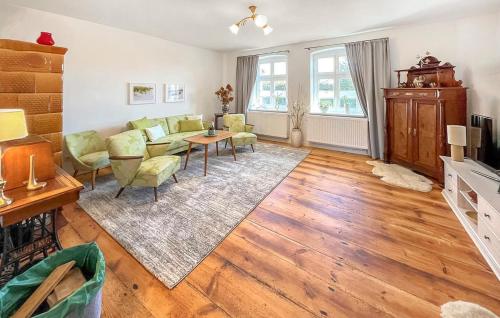 Televisyen dan/atau pusat hiburan di Ferienhaus Reetzowusedom