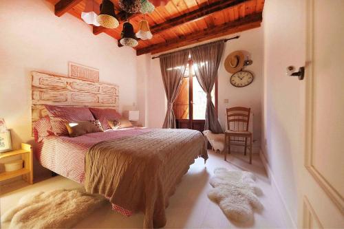 Ένα ή περισσότερα κρεβάτια σε δωμάτιο στο Casa Bonita Liébana