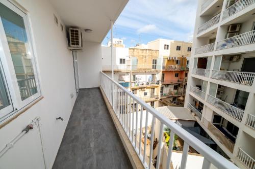 Μπαλκόνι ή βεράντα στο New 3 Bedroom apartment A1