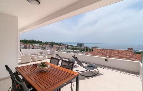 Nice Apartment In Podstrana With Wifi