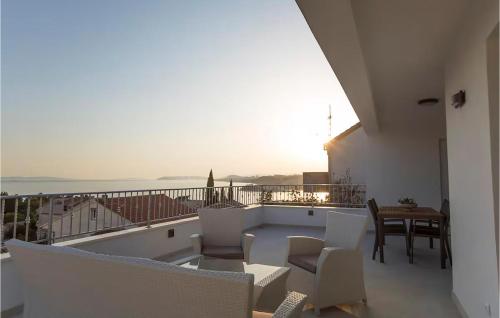 Lovely Apartment In Podstrana With Wifi