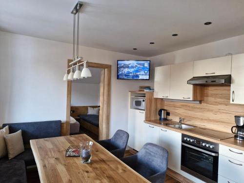 Η κουζίνα ή μικρή κουζίνα στο Apartmenthaus Kristall