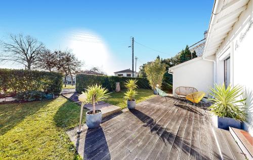 Photo de la galerie de l'établissement Gorgeous Home In Saint-Georges-De-Didon, à Saint-Georges-de-Didonne