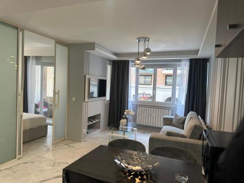 Apartment best position croisette martinez ! 150m from the beach completely renovated ! photo 22