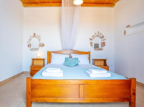 Gallery image of Villa Ioanna for 10 - AllParos Villas in Sarakíniko
