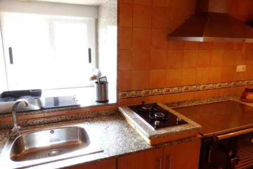Kuchyň nebo kuchyňský kout v ubytování Casa en la Ribeira Sacra, Pombeiro