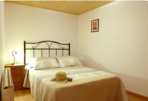 Postel nebo postele na pokoji v ubytování Casa en la Ribeira Sacra, Pombeiro