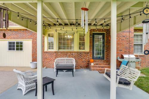 Αίθριο ή υπαίθριος χώρος στο Large Yard and Basketball Hoop Murfreesboro Home!