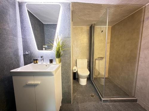 Suite 2 Bedrooms