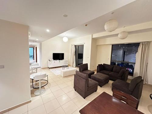 Spacious bedroom with easy access to the tram and beach, located near JBR Walk