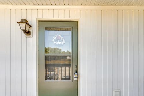 Φωτογραφία από το άλμπουμ του 3 Mi to Beach Waterfront Condo in Chincoteague! σε Chincoteague