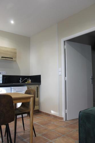 Gallery image of Le cocon des Rosies le Virginia Hall in Colleville-sur-Mer