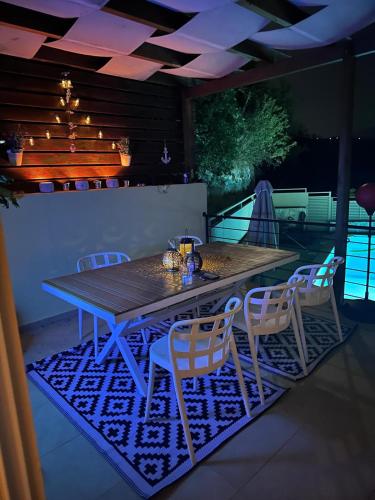 Aegean View Villaの敷地内または近くにあるプール