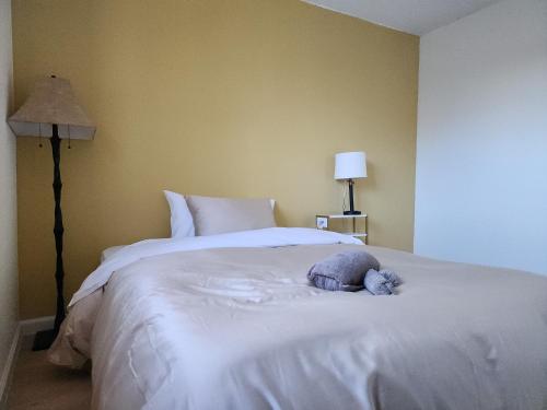 Katil atau katil-katil dalam bilik di Spacious New 3 bedrooms unit