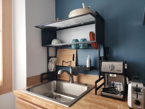 Dapur atau dapur kecil di Spacious New 3 bedrooms unit