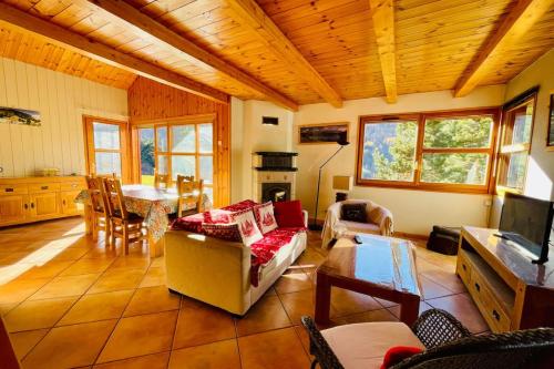 Bright chalet with spacious garden in Briançon