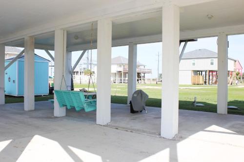 Crystal BeachにあるBeach Getaway at 2 Pelicans Walk to the Waterのギャラリーの写真