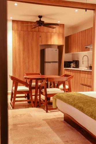 Η κουζίνα ή μικρή κουζίνα στο Modern Tulum Apt Sleeps 2