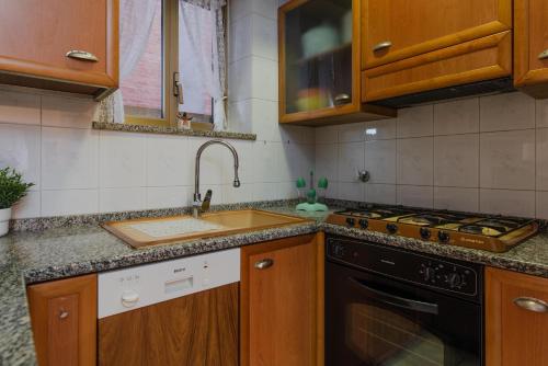 Dapur atau dapur kecil di Rivoli FC suite