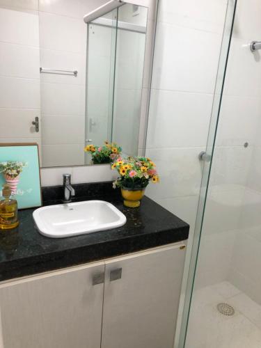 Ένα μπάνιο στο Apartamento em alter do chão 2 quartos